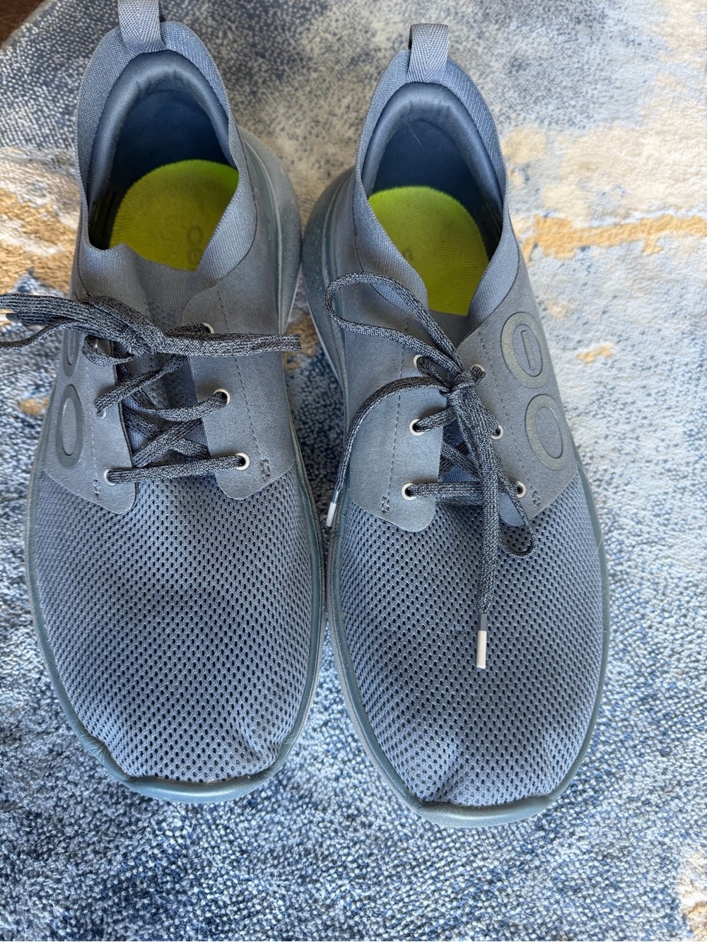 OOFOS Men's Charcoal Athletic Lace-Up Sneakers with Lime Insoles